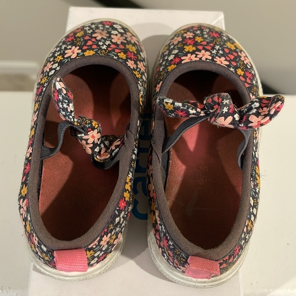 Carter’s Floral Print Sneakers - Picture 3 of 12